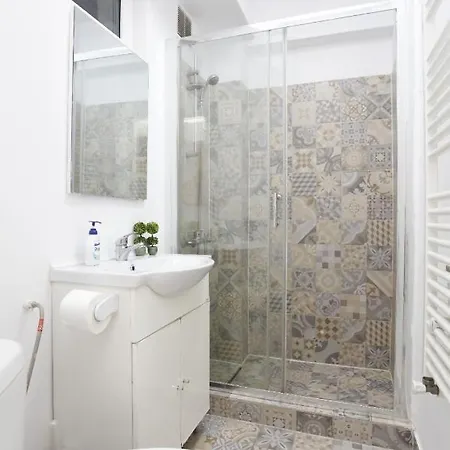 2 Bedroom Apartment With Amazing View In City Center Bucharest Exterior photo